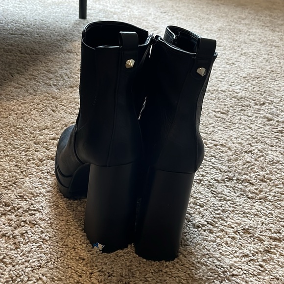 Platform booties - Picture 3 of 4